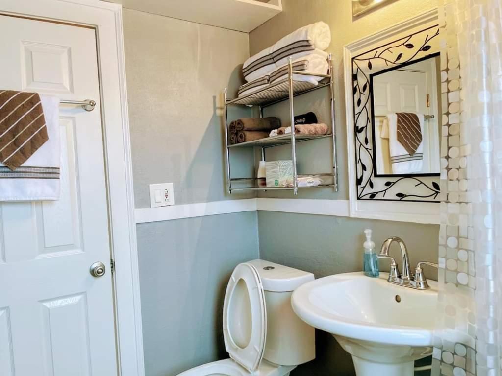 2 Bedroom Apt Near Great Lakes Naval Base And 6 Flags Вокіган Екстер'єр фото